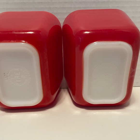 Vintage Pyrex Refrigerator Dishes with Lids. Very good vintage condition. - Picture 9 of 16